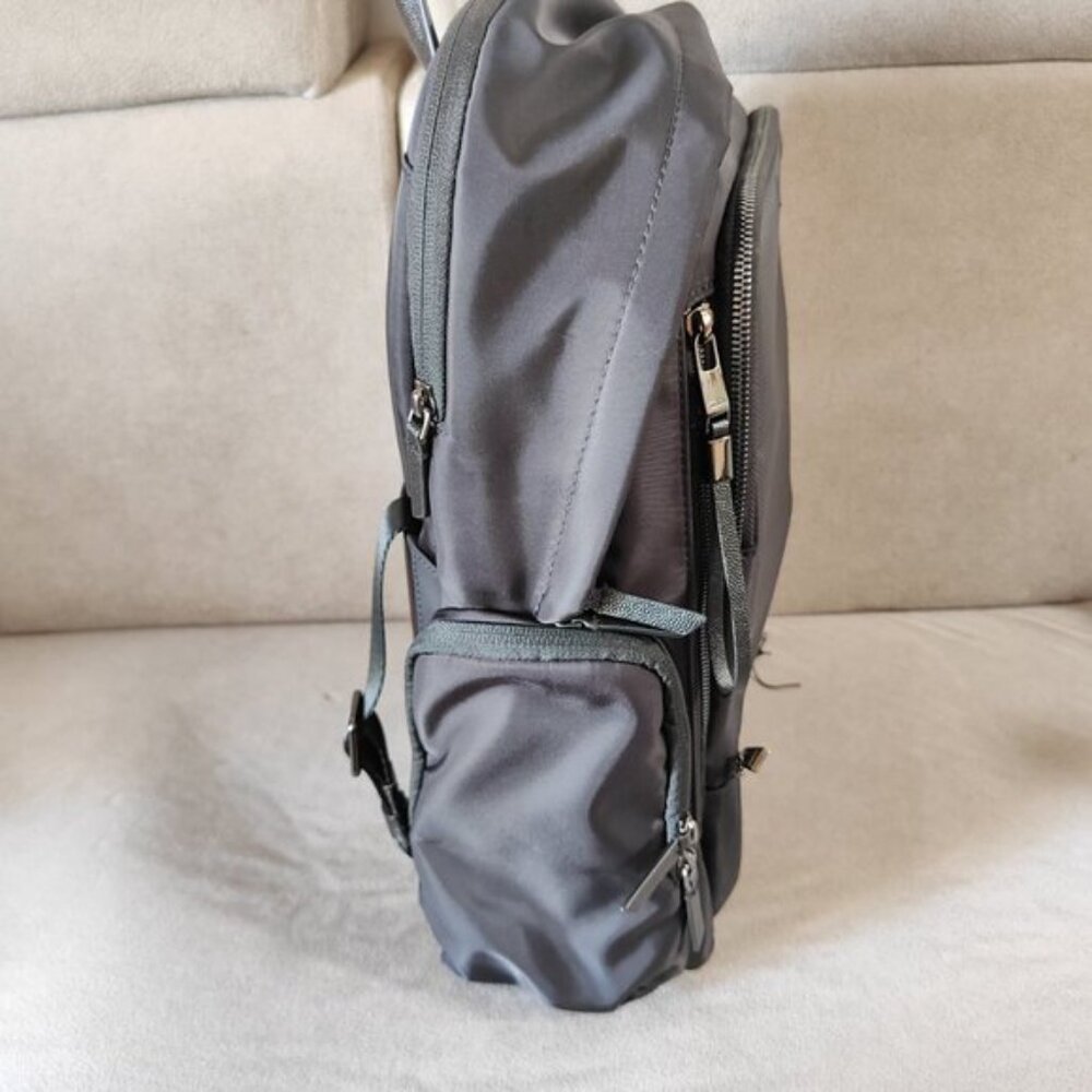 Tumi Backpack Preowned slightly used - Picture 3 of 10